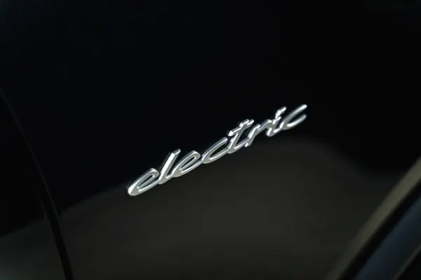 Porsche Macan Standard 26