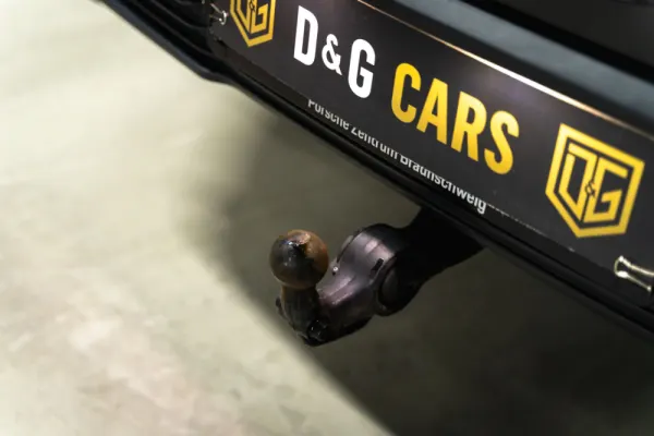 Porsche Macan Standard 33