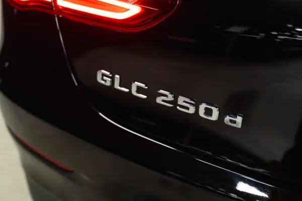 Mercedes-Benz GLC 250 d Coupé AMG Line 4-Matic 6