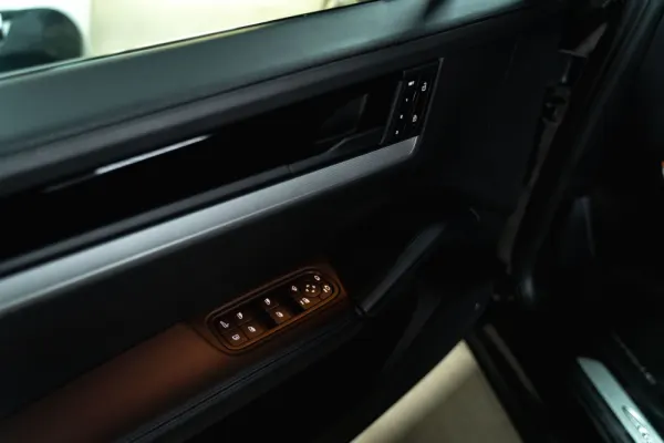 Porsche Cayenne E-Hybrid 7