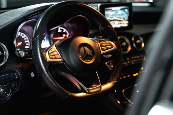 Mercedes-Benz GLC 250 d Coupé AMG Line 4-Matic 9