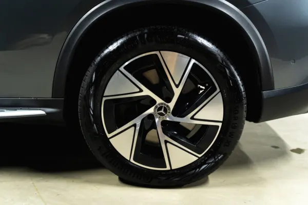 Mercedes-Benz GLC 300 e 4Matic 3