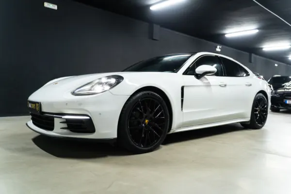 Porsche Panamera 4 S 22