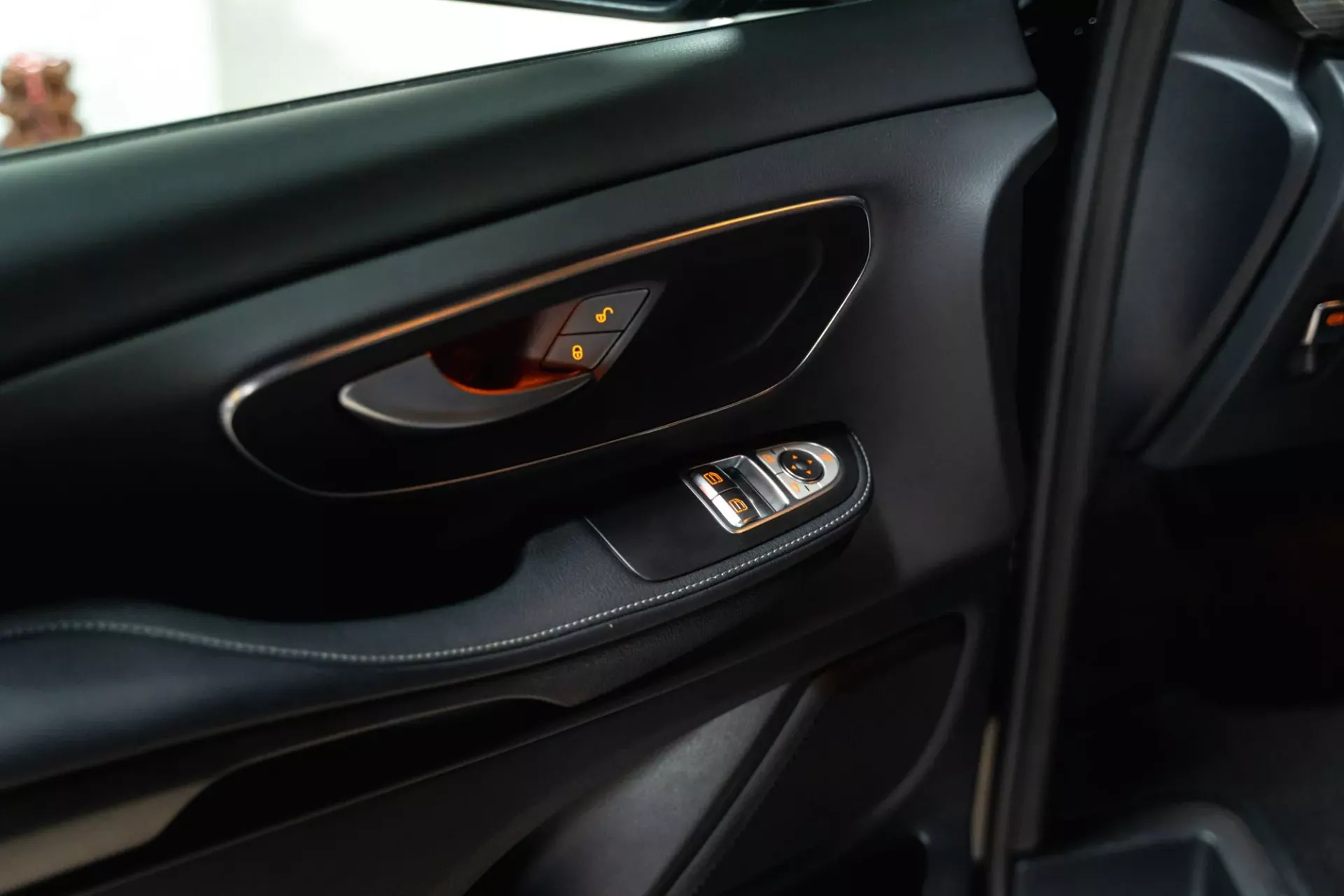 Mercedes-Benz V 250 10