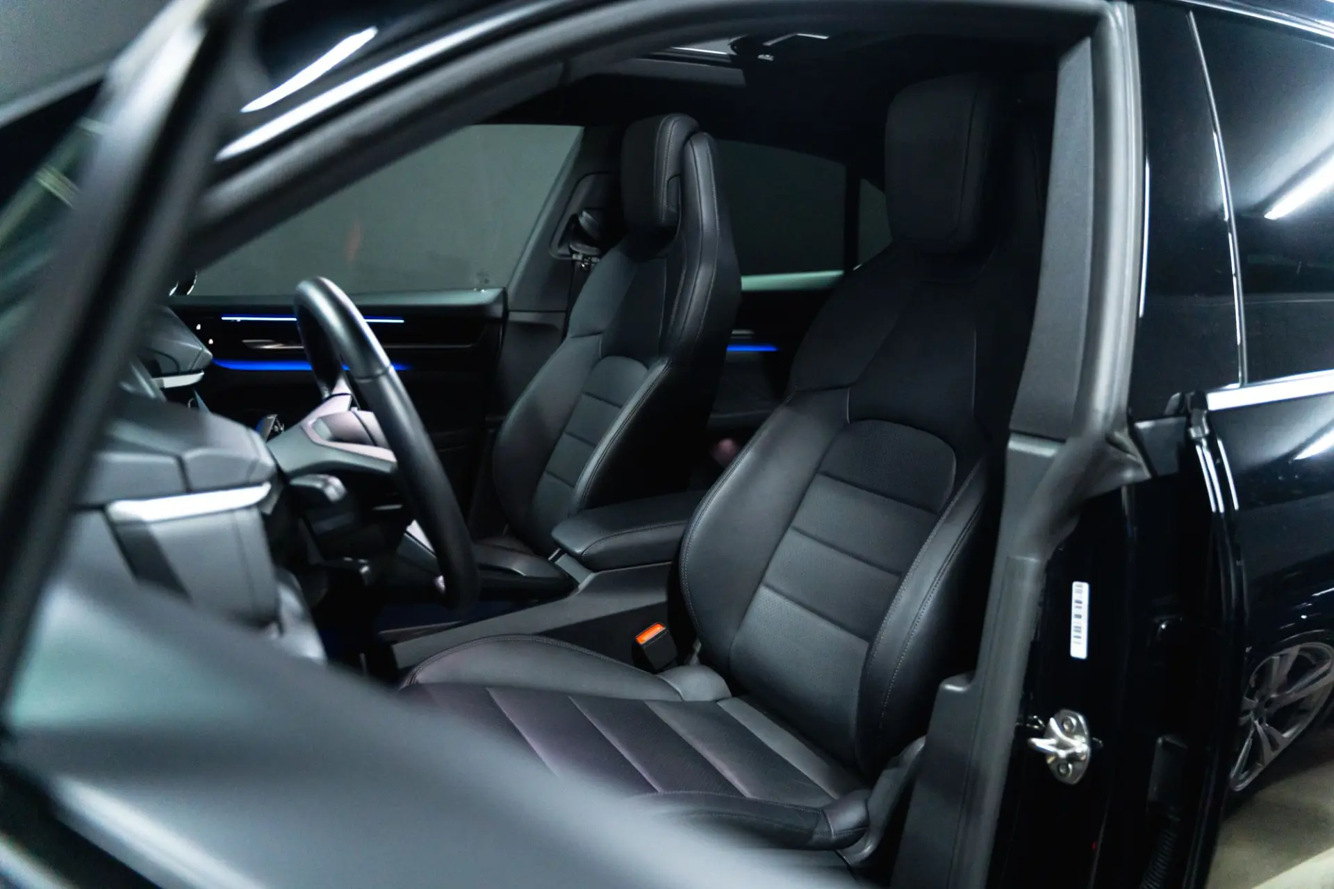 Porsche Macan Electric 4 17