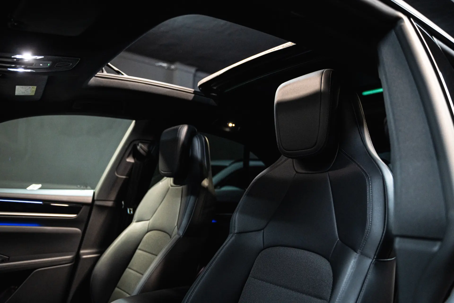 Porsche Macan Electric 4 15