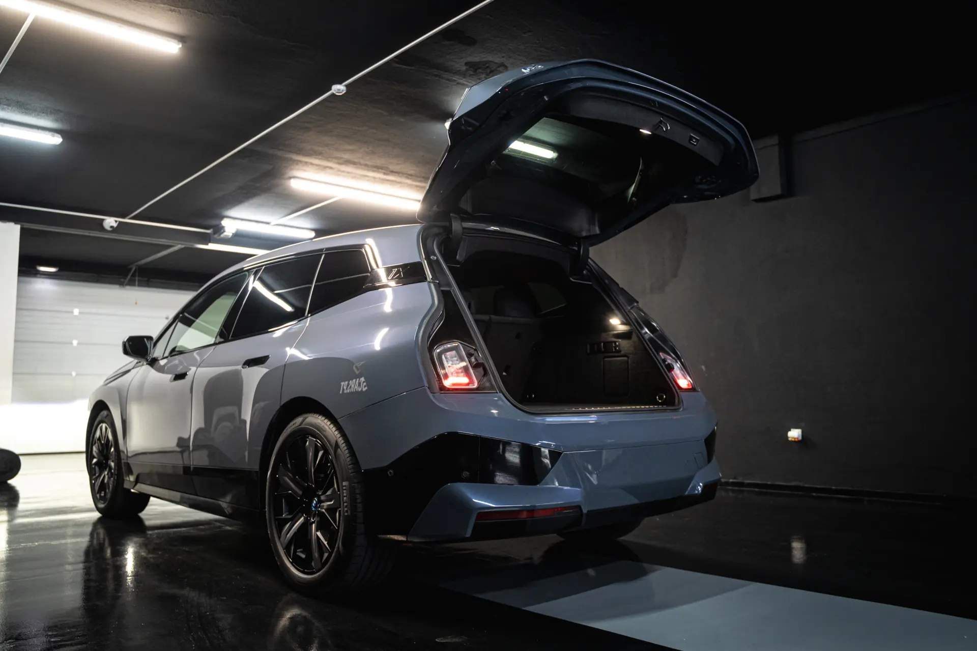 BMW iX xDrive 40 Pack Desportivo 27