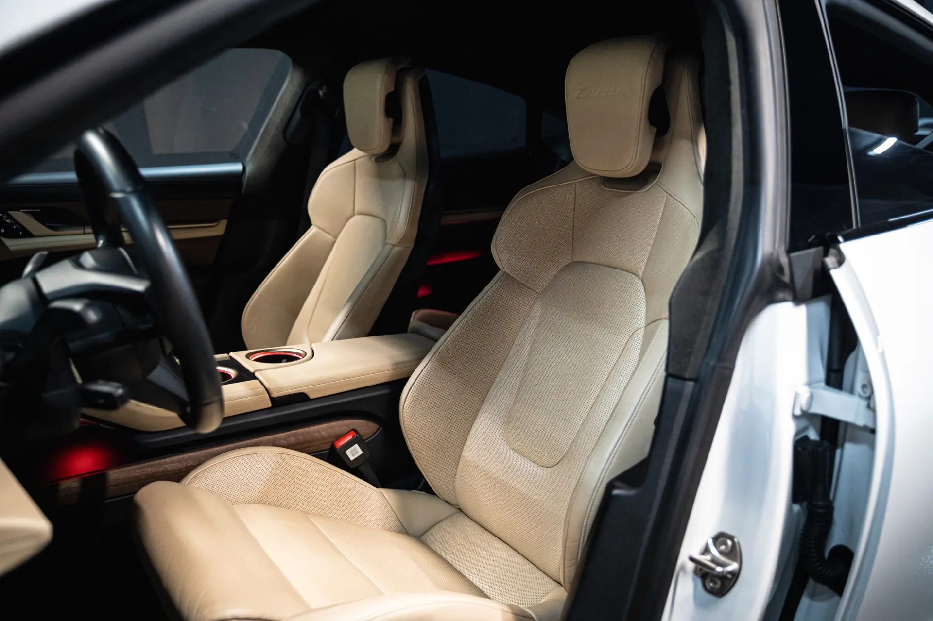 Porsche Taycan Turbo 10