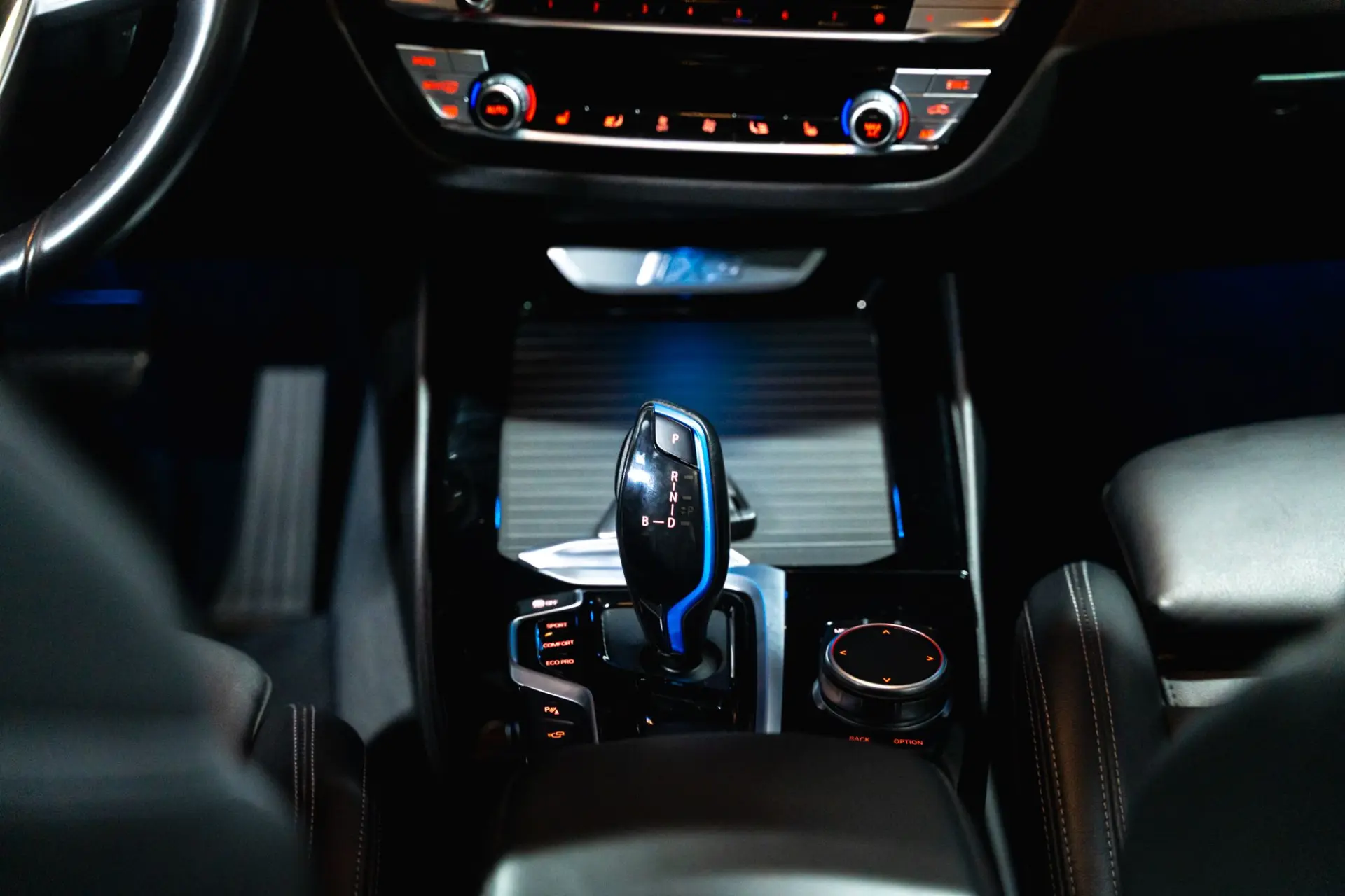 BMW iX3 Inspiring 21