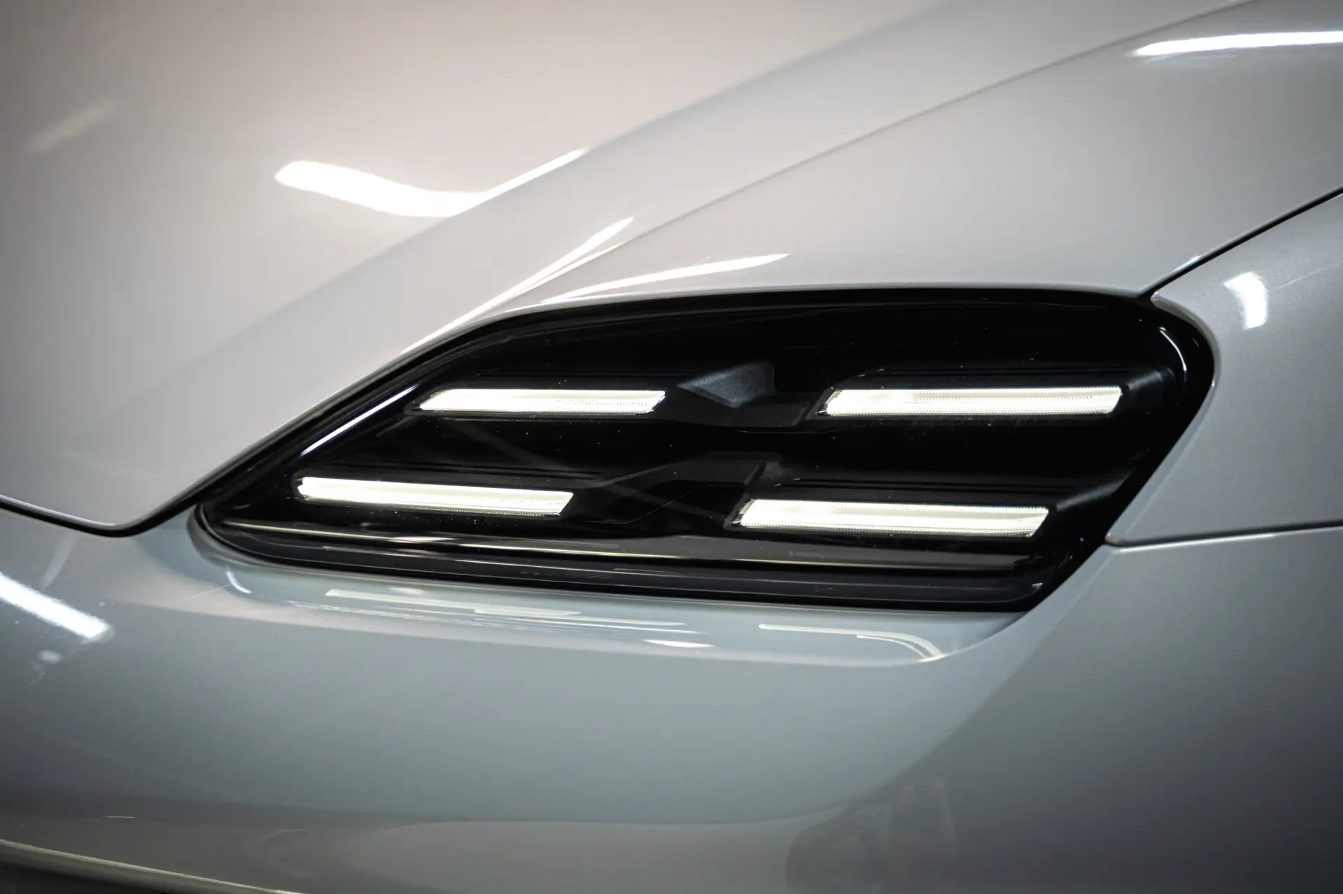 Porsche Macan Electric 4 22