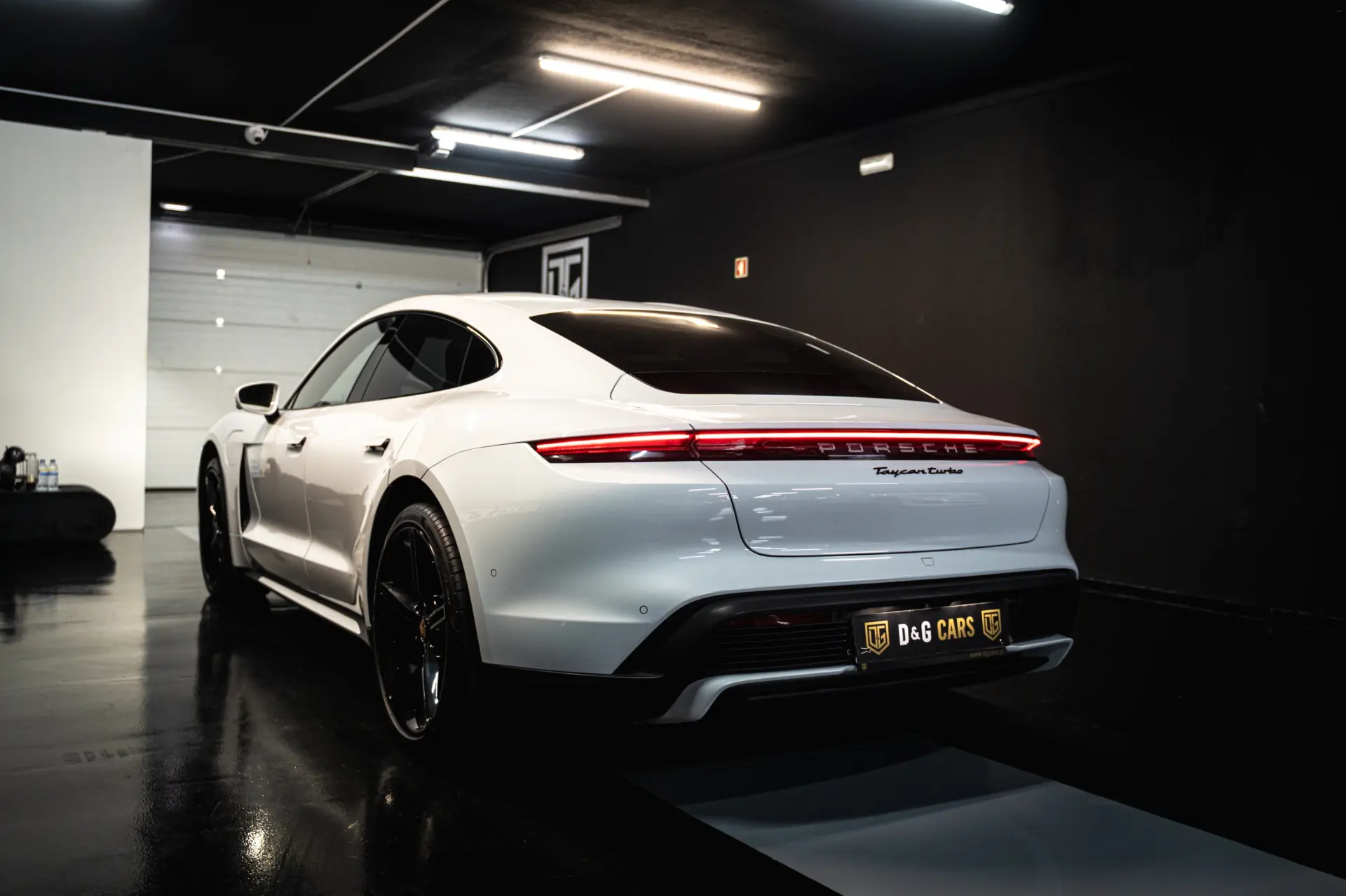 Porsche Taycan Turbo 3