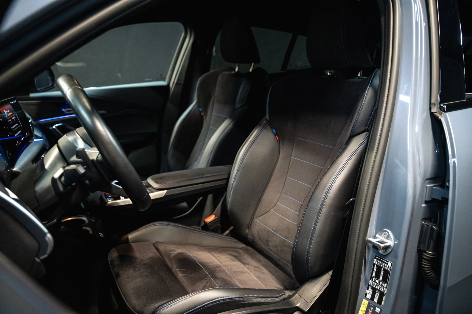 BMW iX2 eDrive20 Pack Desportivo M 13