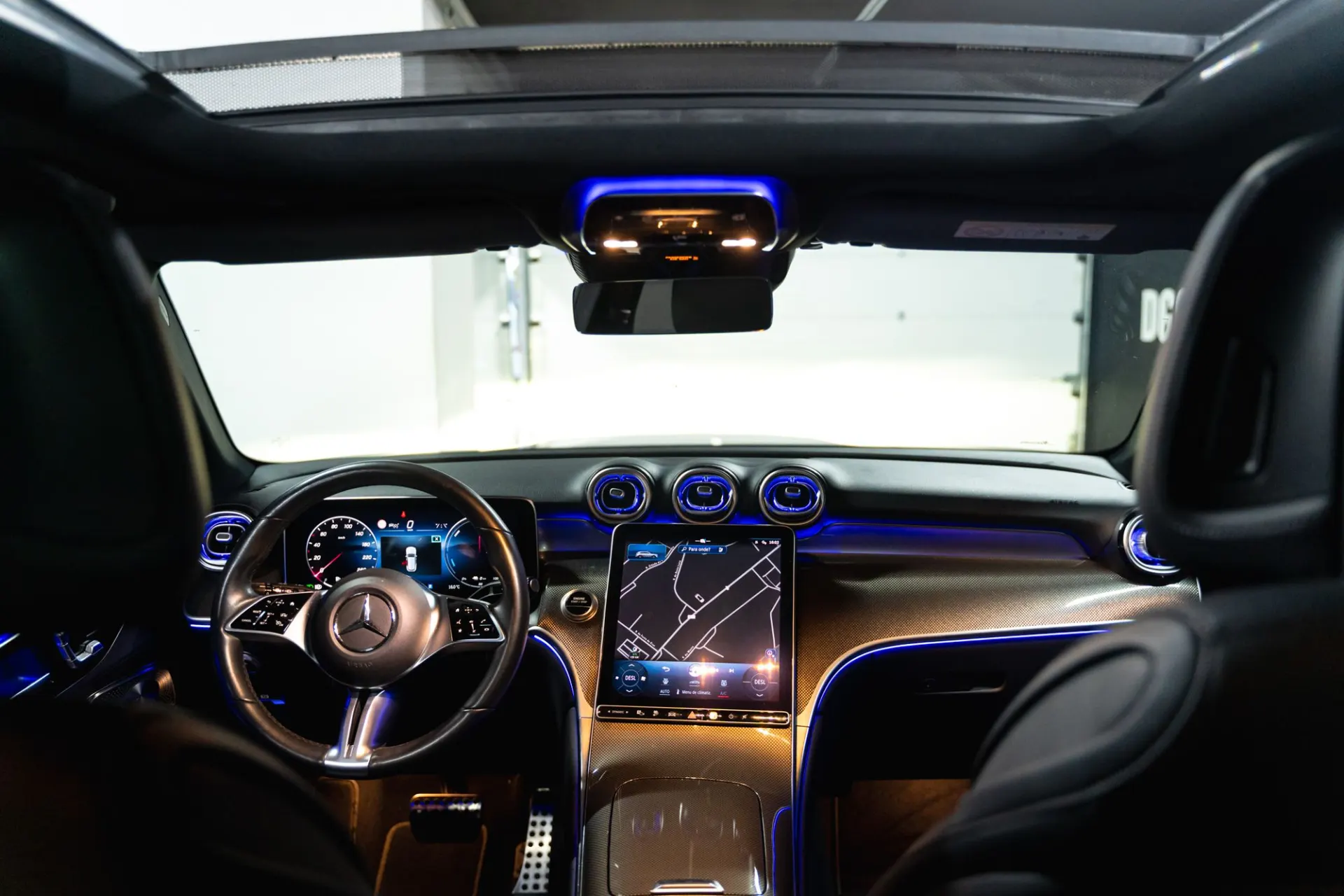 Mercedes-Benz GLC 300 e 4Matic 16