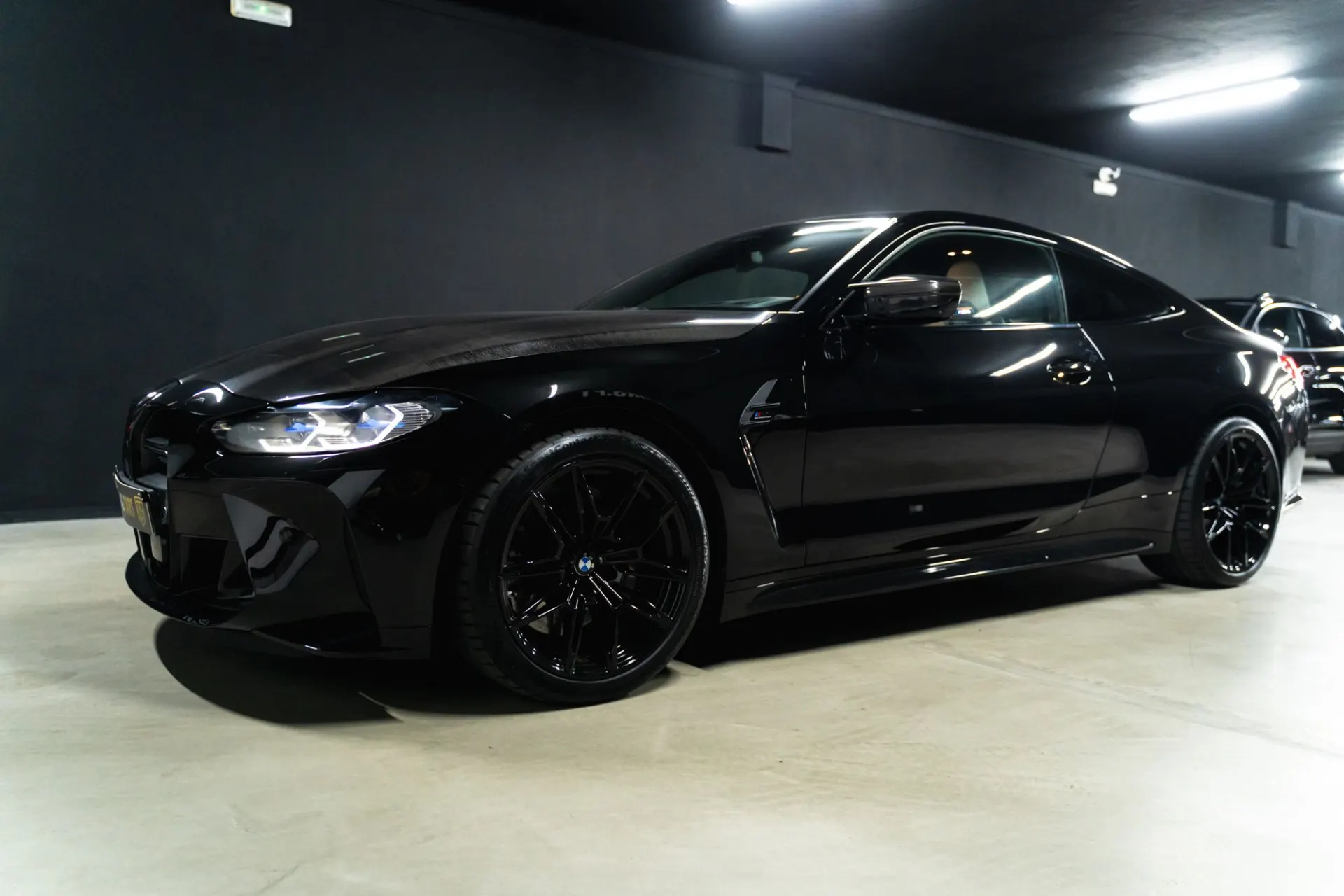 BMW M4 Competition 4