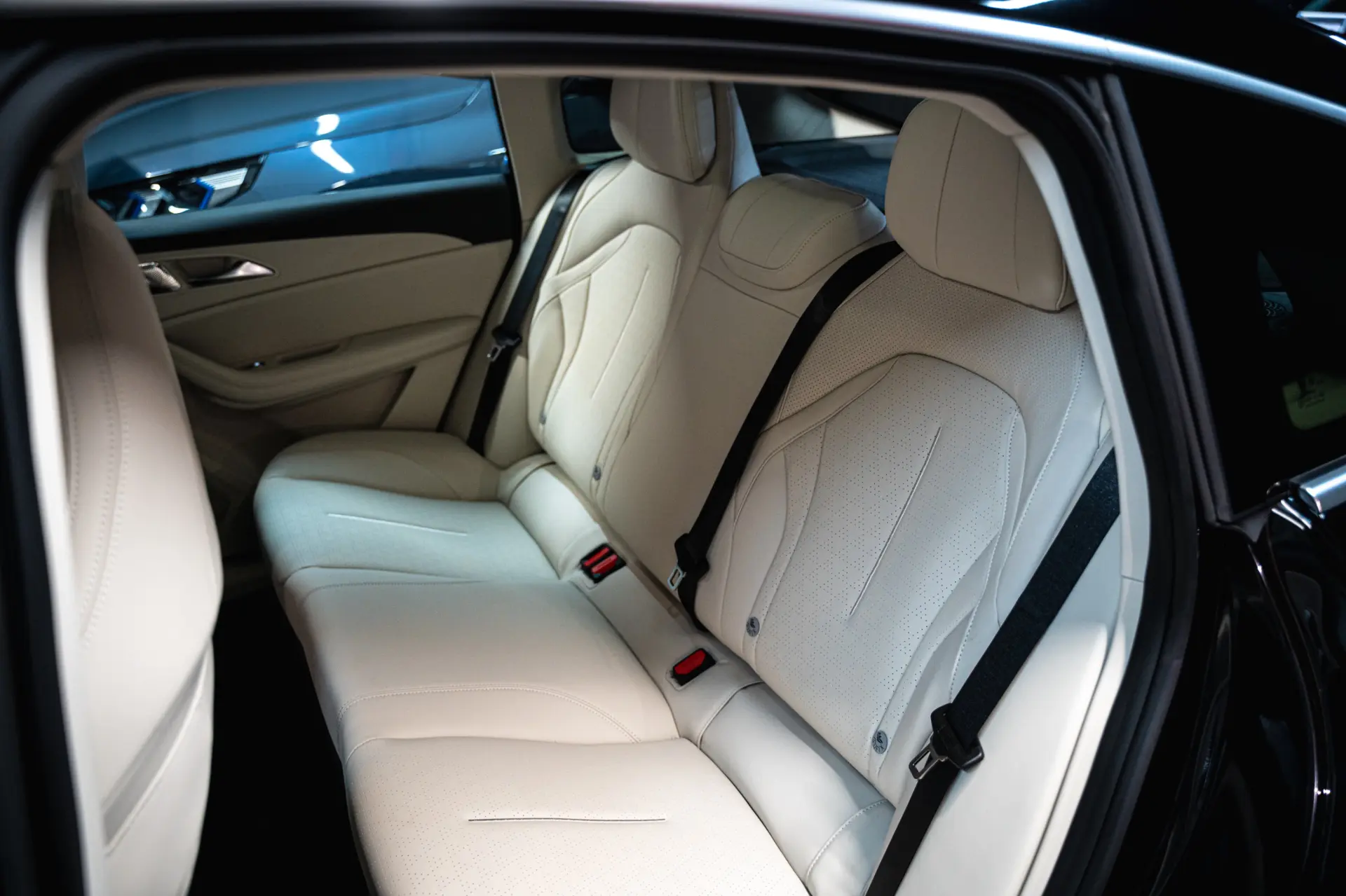 Forthing S7 EV 56.8 kWh 19