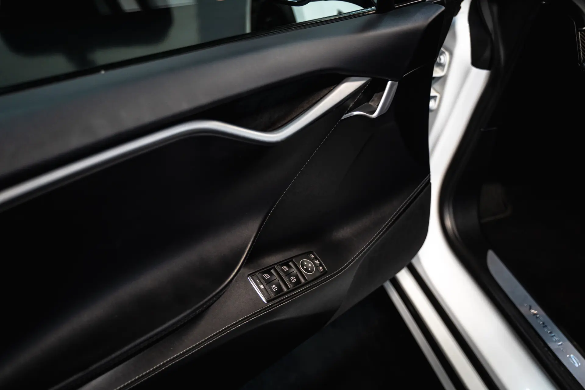 Tesla Model S 75D 5