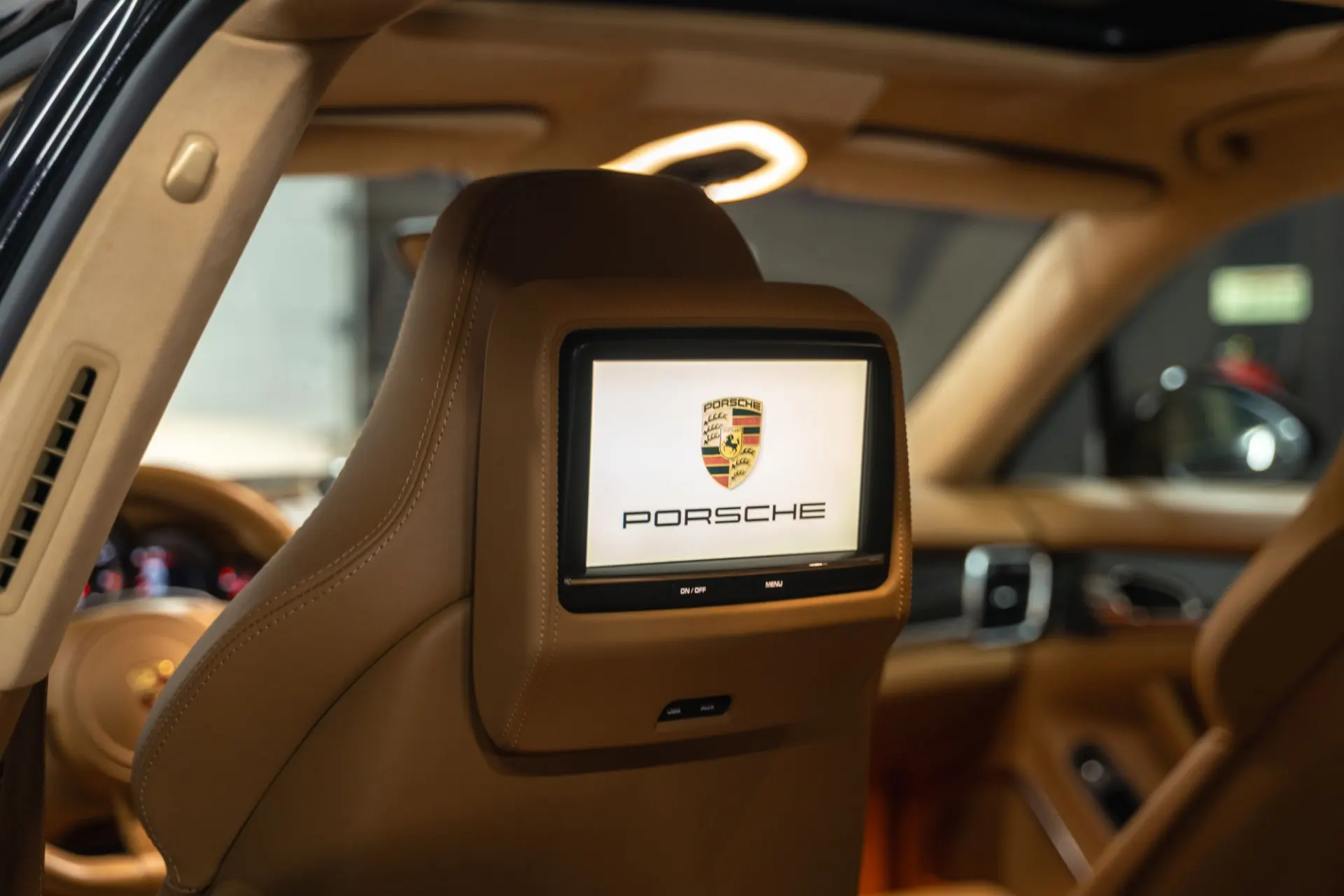 Porsche Panamera Turbo S PDK 9