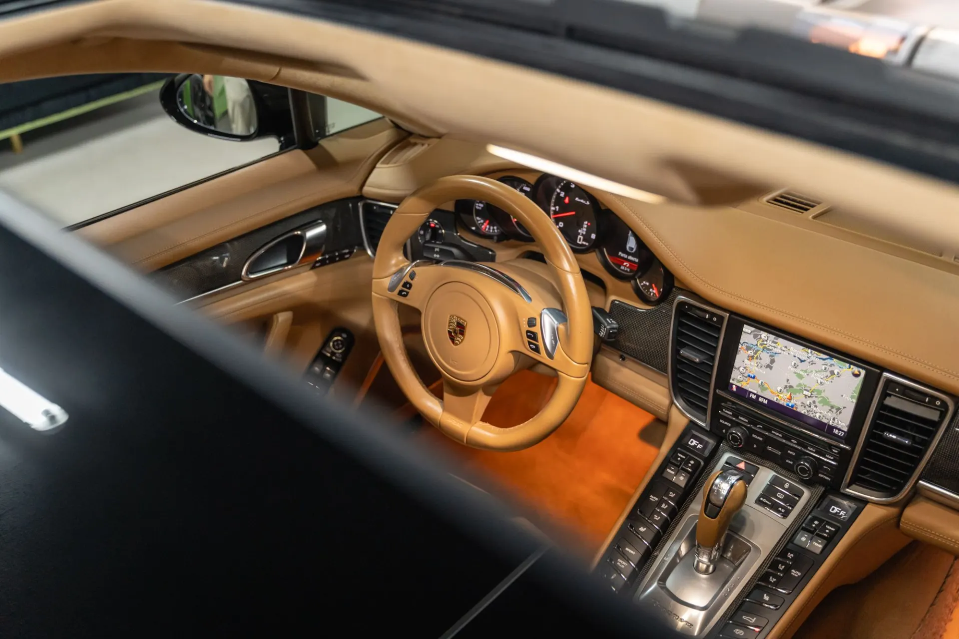 Porsche Panamera Turbo S PDK 24