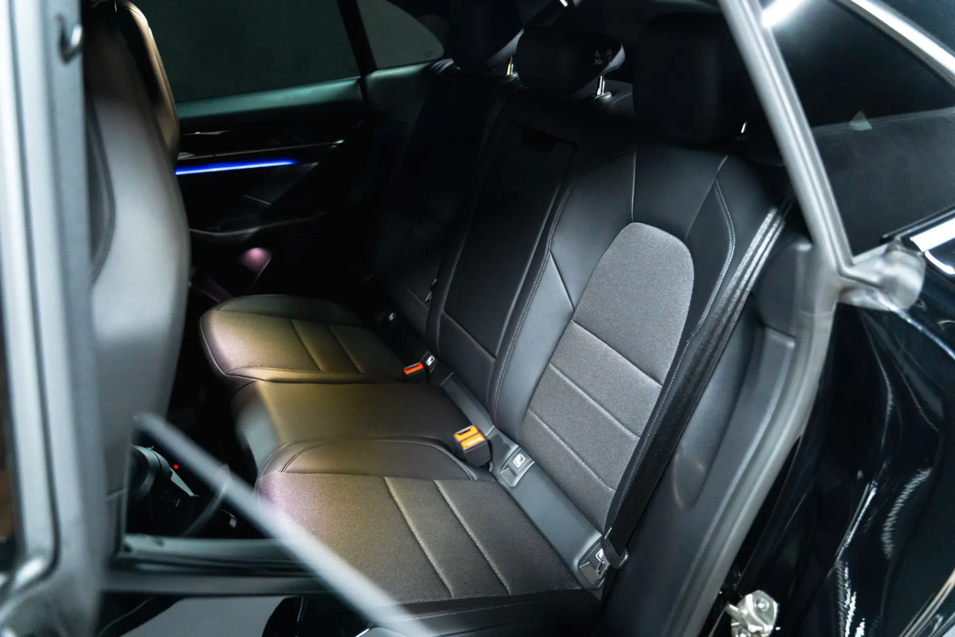 Porsche Macan Outro 18