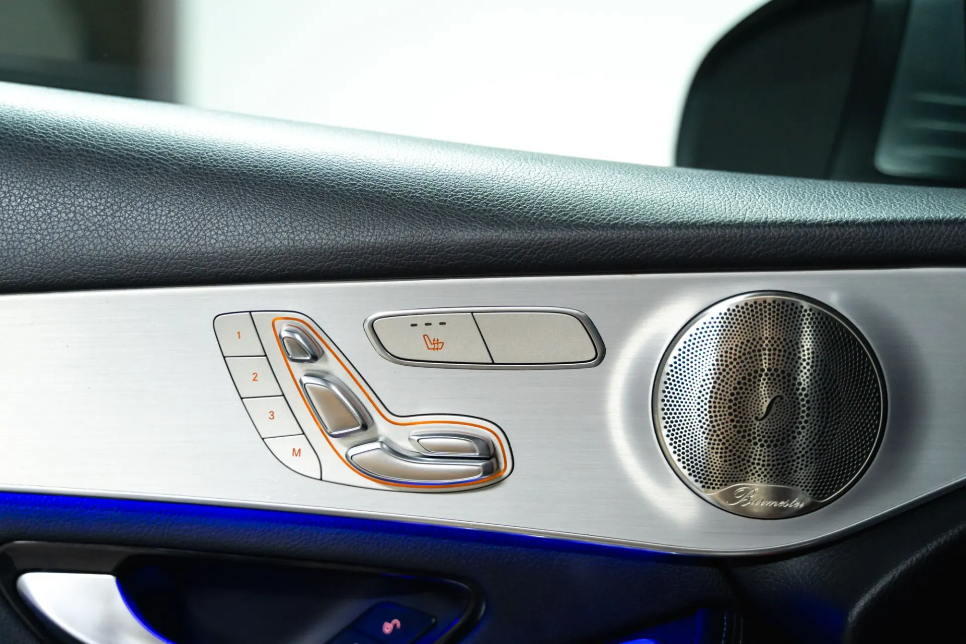 Mercedes-Benz GLC 300 e Coupé 4Matic 7