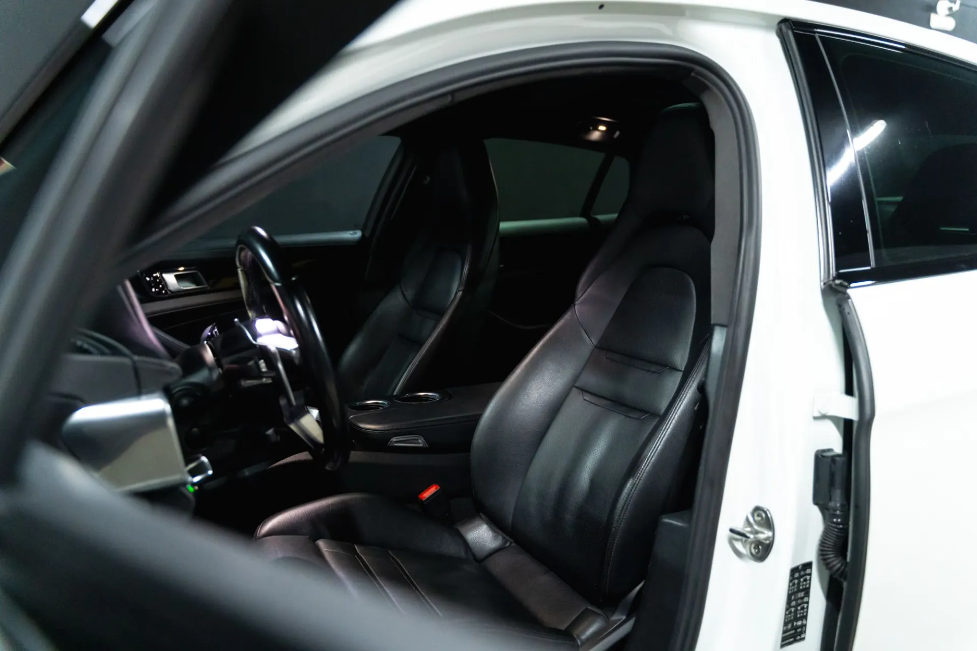 Porsche Panamera 4 S 14