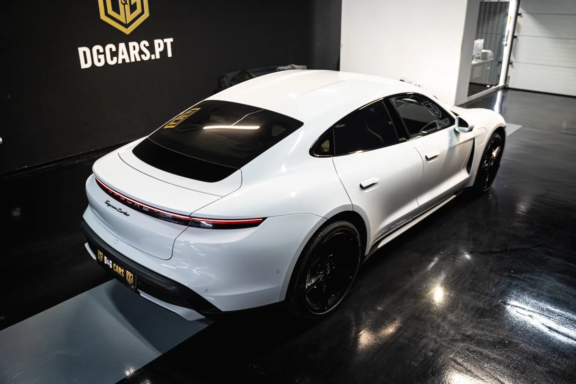Porsche Taycan Turbo 26
