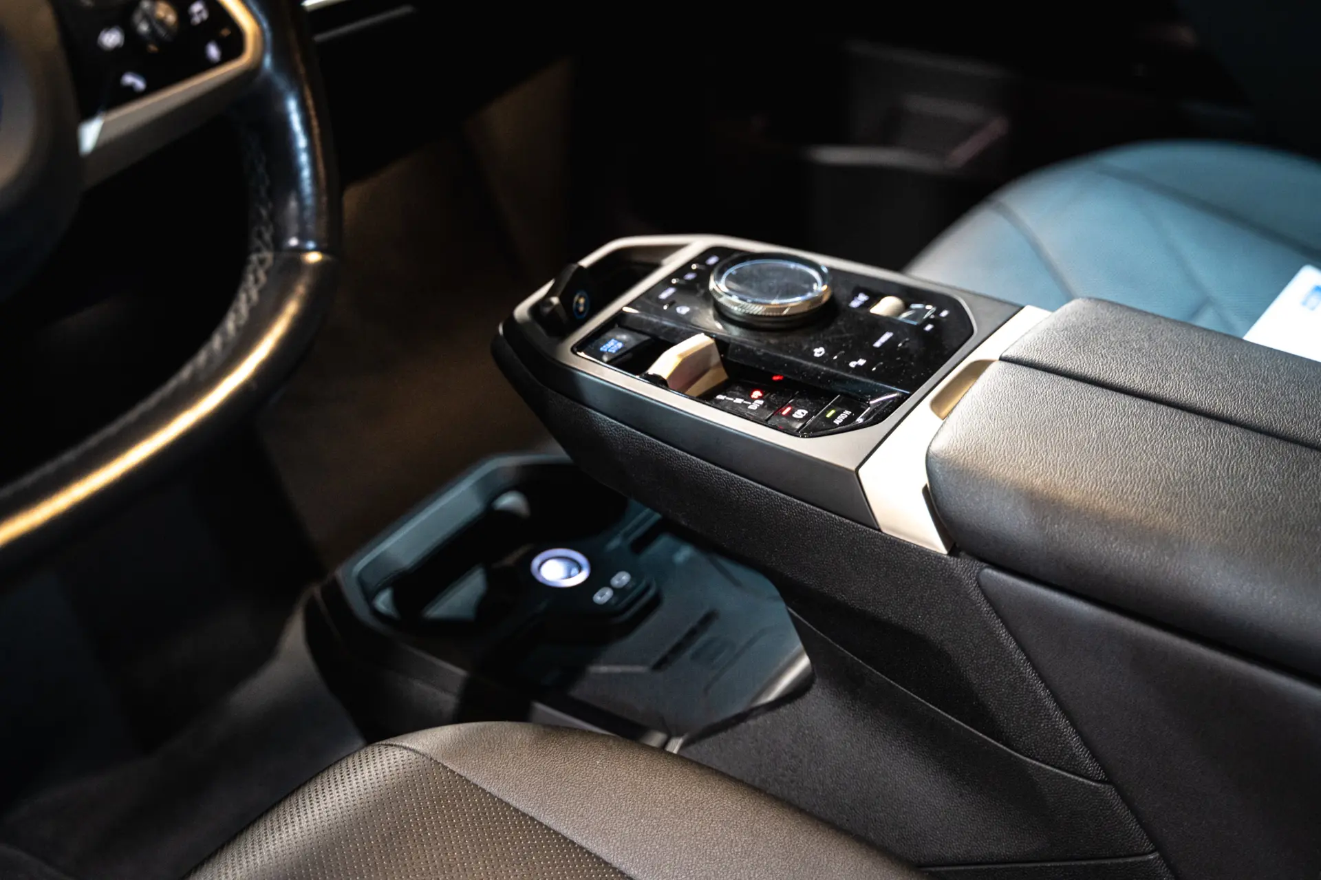 BMW iX xDrive 40 Pack Desportivo 14