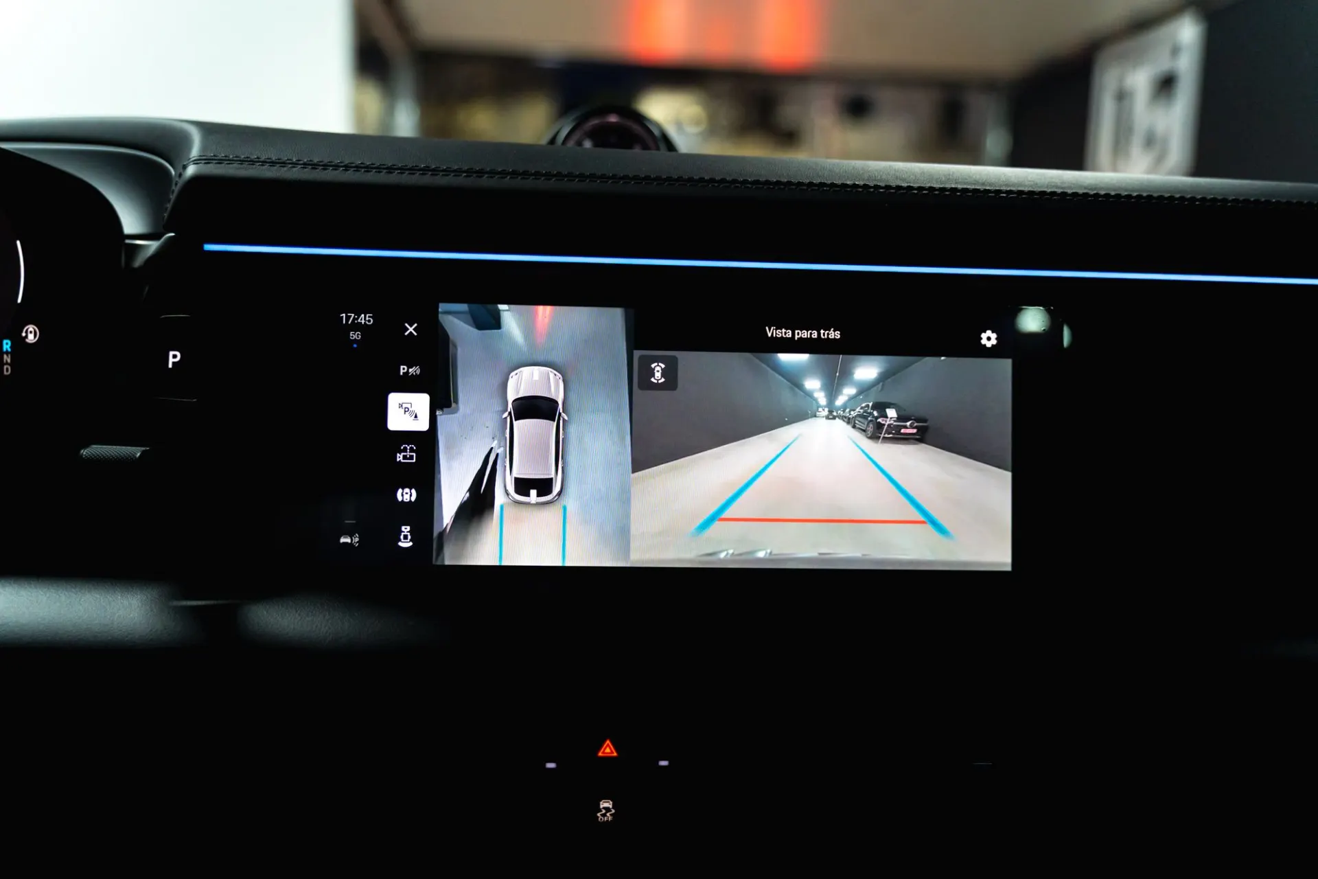 Porsche Macan Standard 16