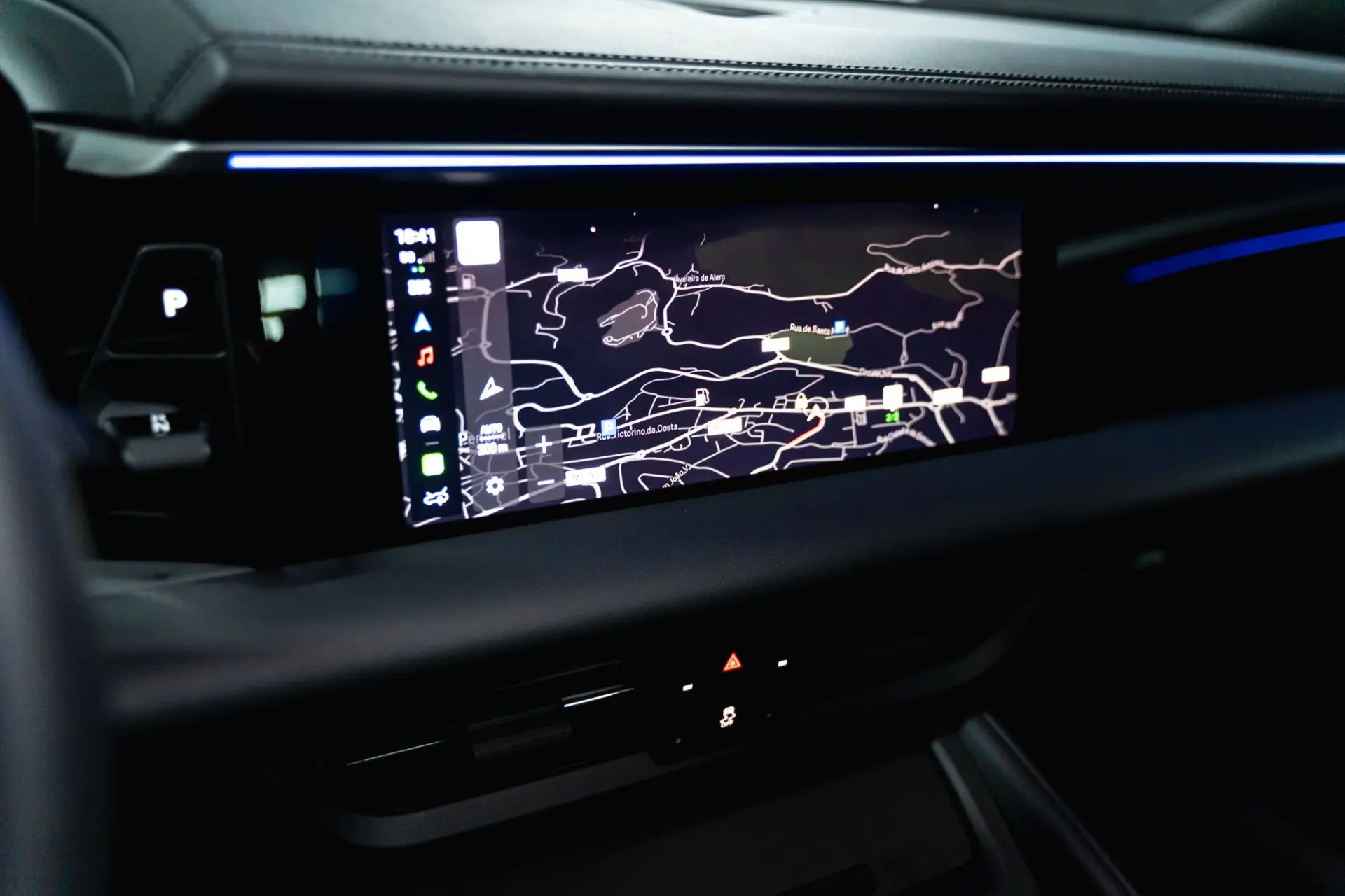 Porsche Macan Electric 4 14