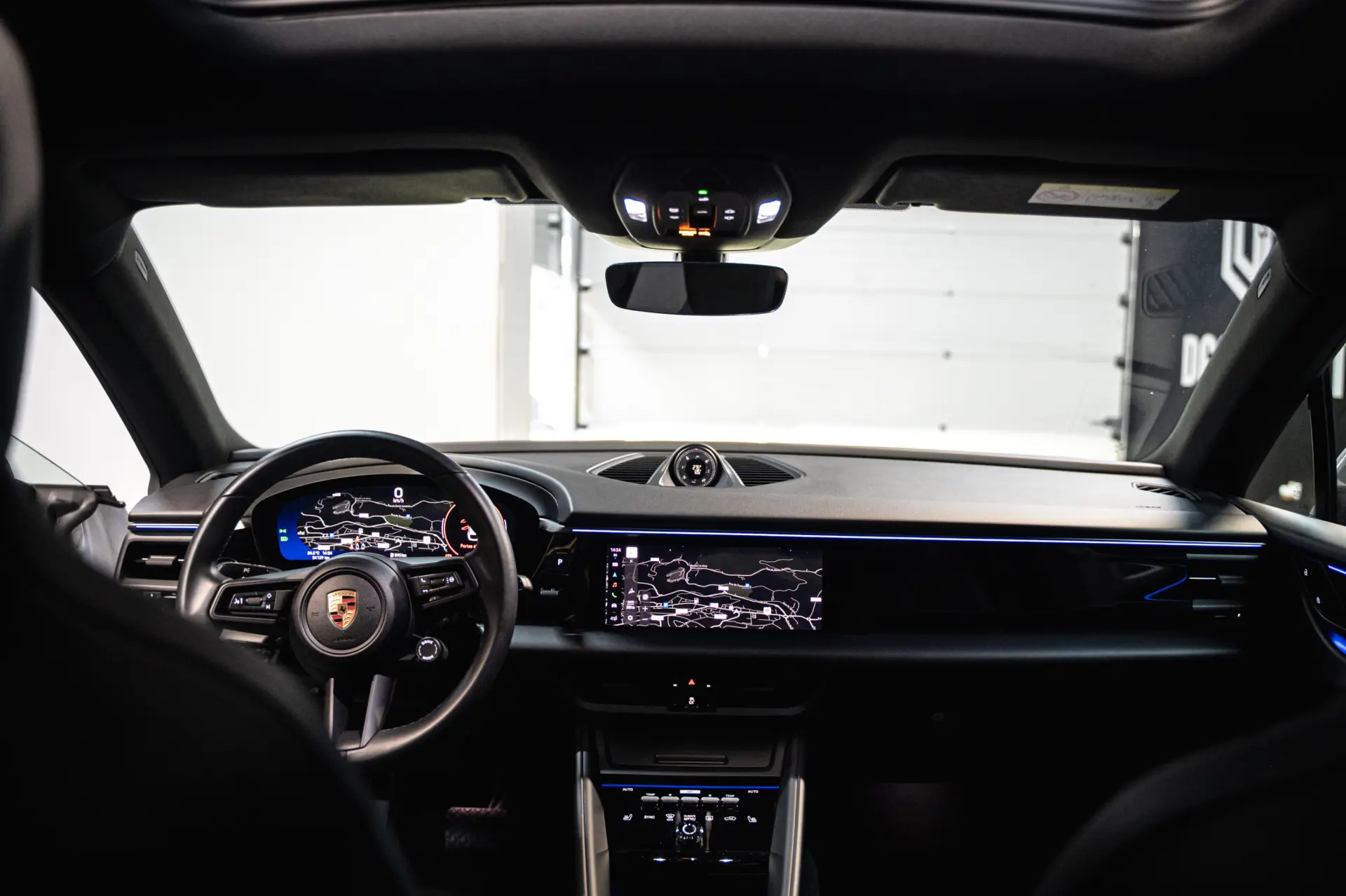 Porsche Macan Electric 4 17