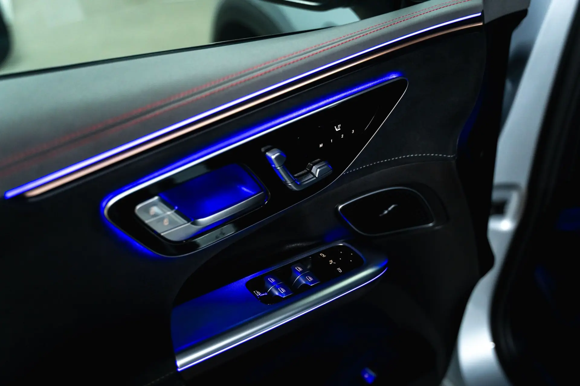 Mercedes-Benz EQE SUV 350+ 3