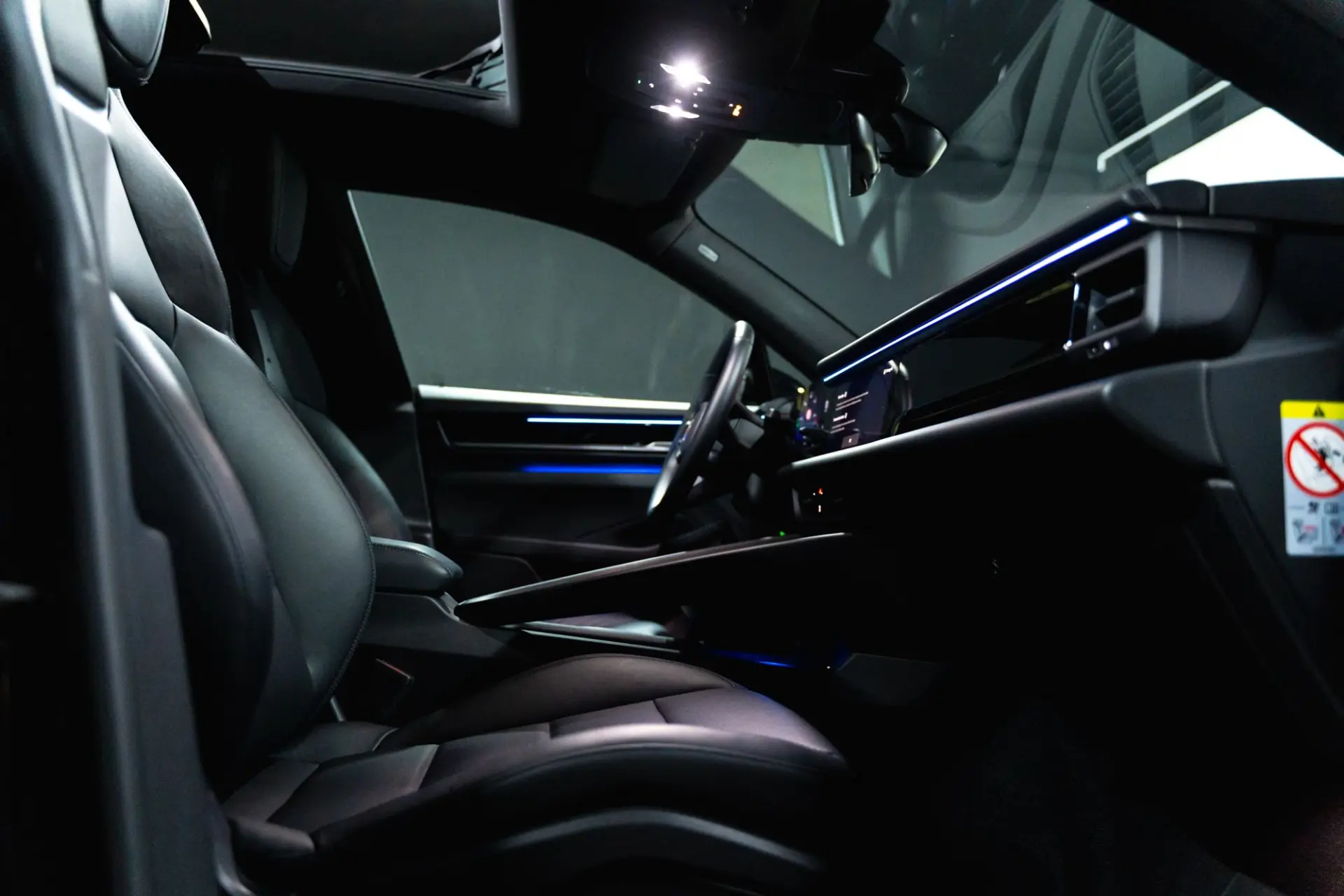 Porsche Macan Electric 4 22