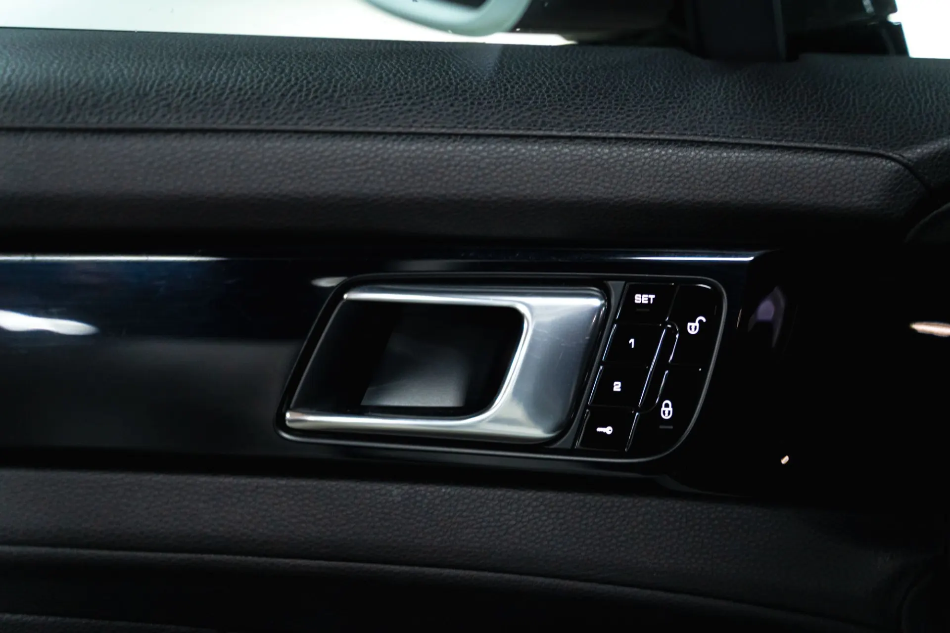 Porsche Panamera 4 S 9