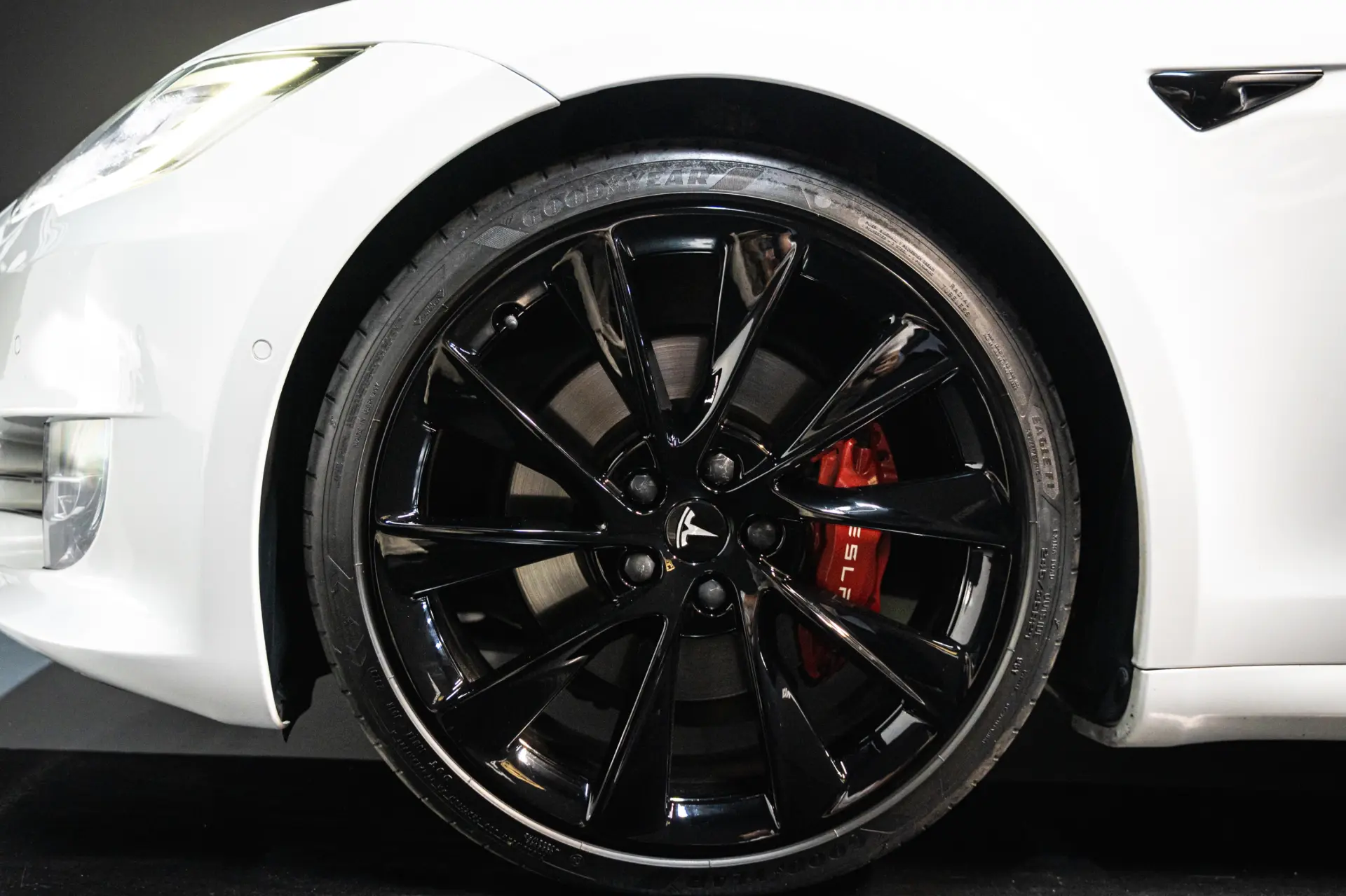 Tesla Model S 75D 4