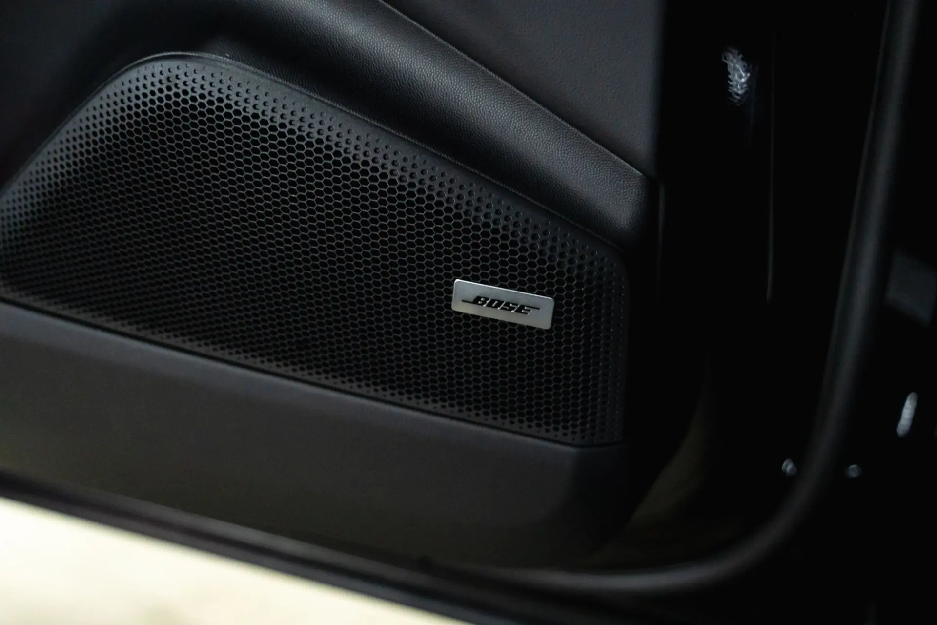 Porsche Macan Electric 4 11