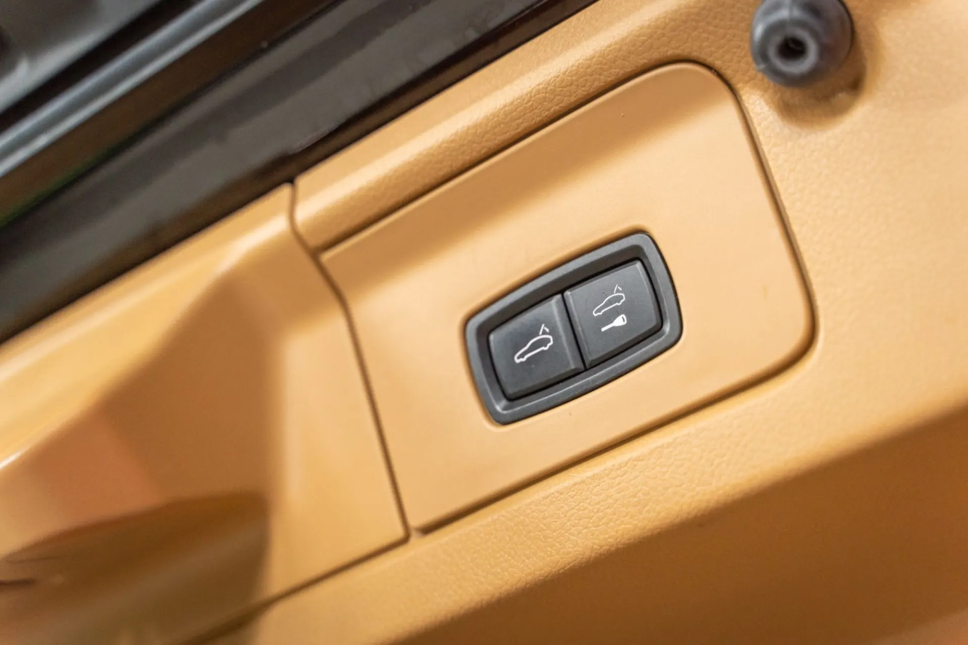 Porsche Panamera Turbo S PDK 32