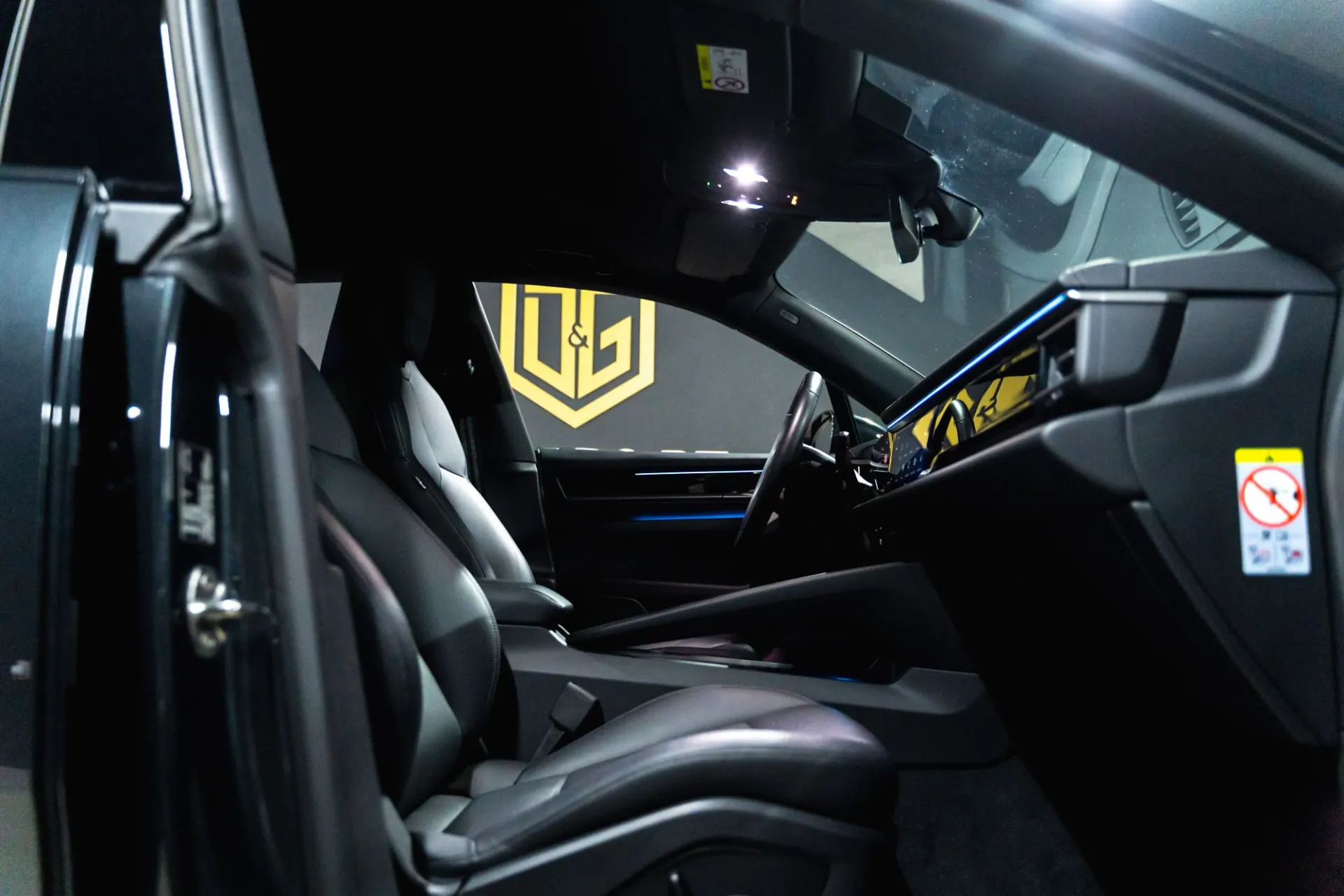 Porsche Macan Standard 24