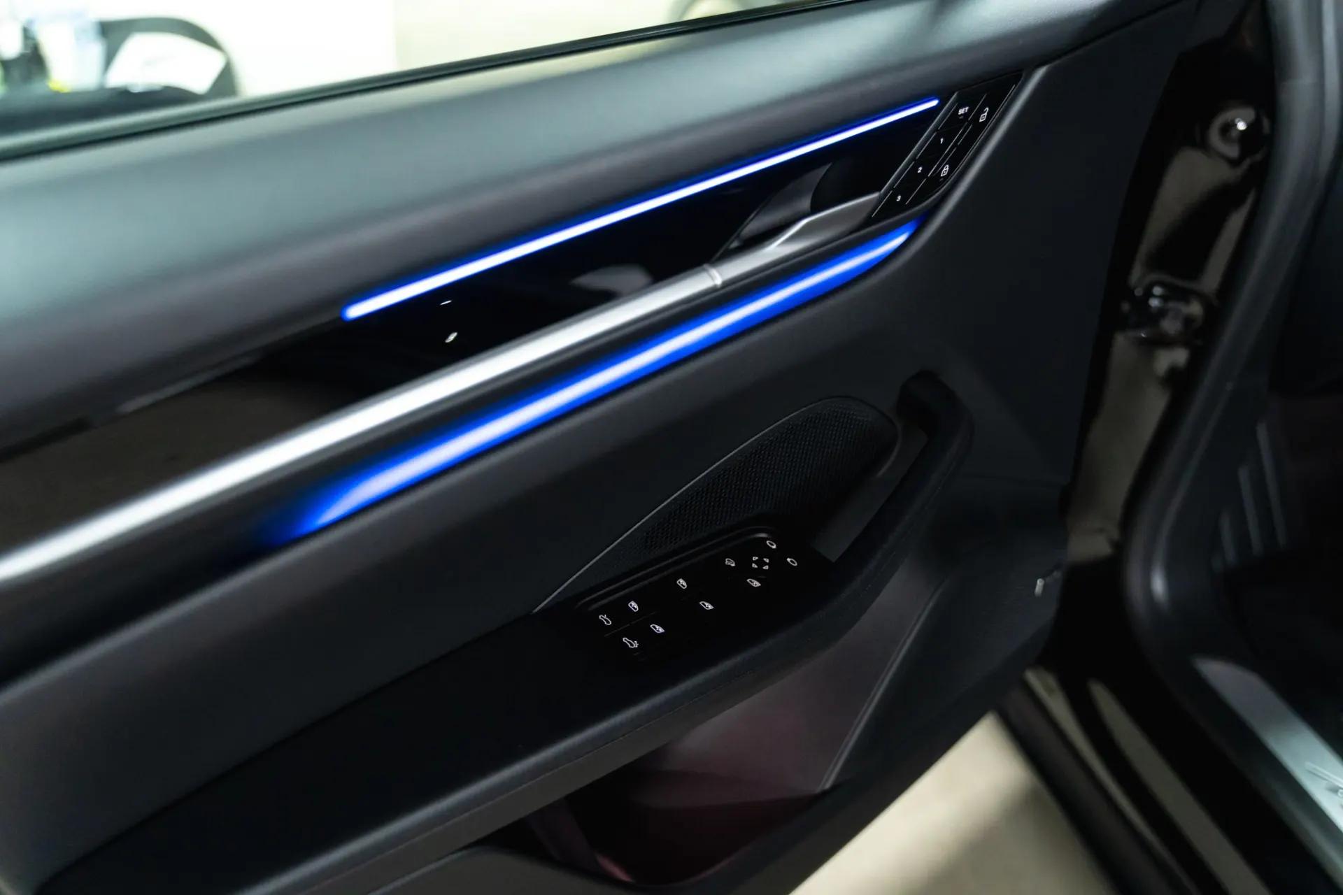 Porsche Macan Outro 5