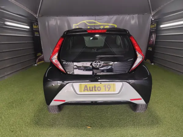 Toyota Aygo 1.0 X-Play+X-Touch 5