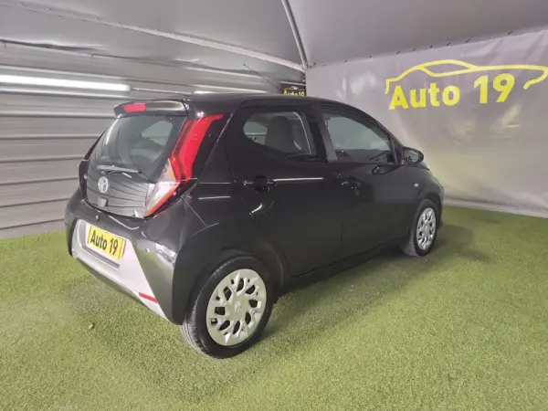 Toyota Aygo 1.0 X-Play+X-Touch 6