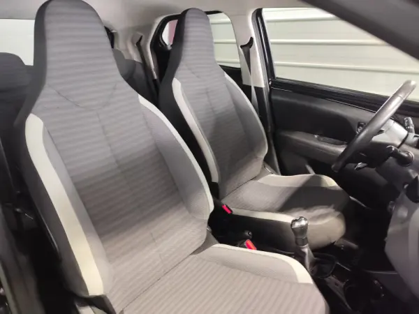 Toyota Aygo 1.0 X-Play+X-Touch 19