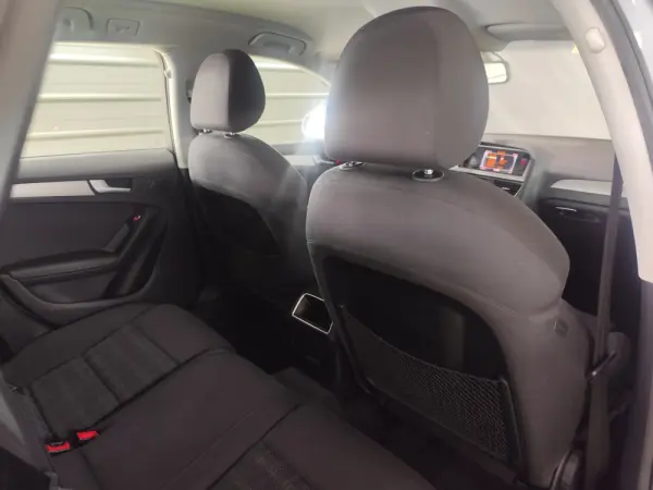 Audi A4 Avant 2.0 TDI multitronic Advance 28