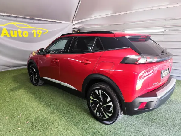 Peugeot 2008 PureTech 100 Allure 6