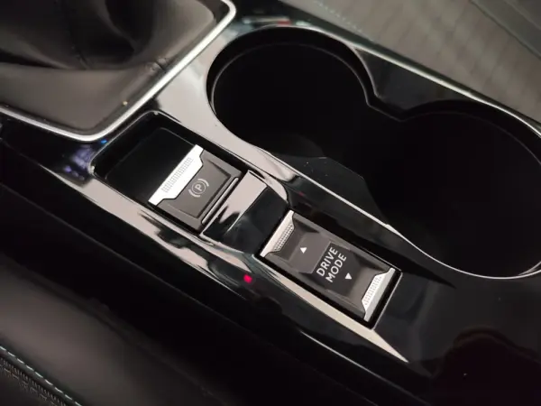 Peugeot 2008 PureTech 100 Allure 15