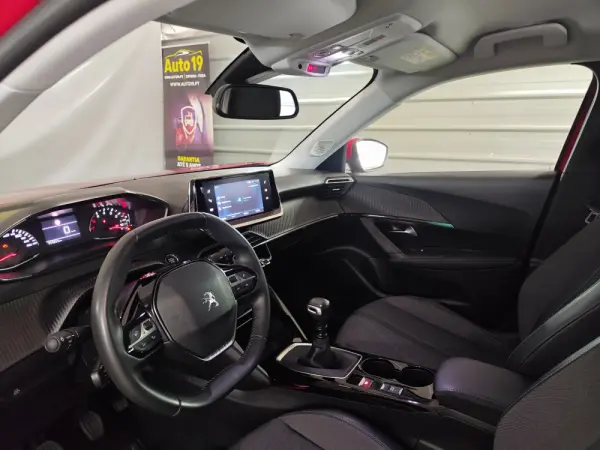 Peugeot 2008 PureTech 100 Allure 22