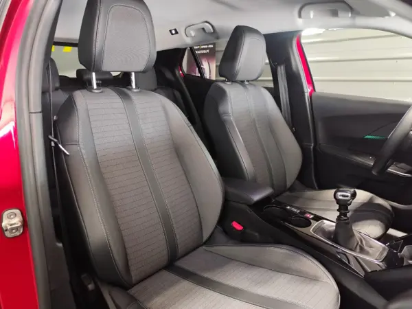 Peugeot 2008 PureTech 100 Allure 25