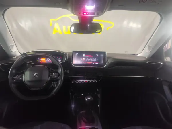 Peugeot 2008 PureTech 100 Stop&Start Allure Pack 7