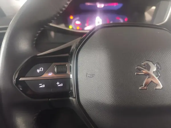 Peugeot 2008 PureTech 100 Stop&Start Allure Pack 9