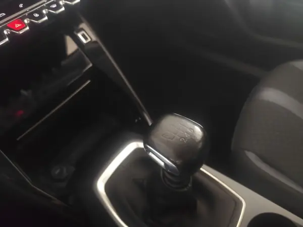 Peugeot 2008 PureTech 100 Stop&Start Allure Pack 21