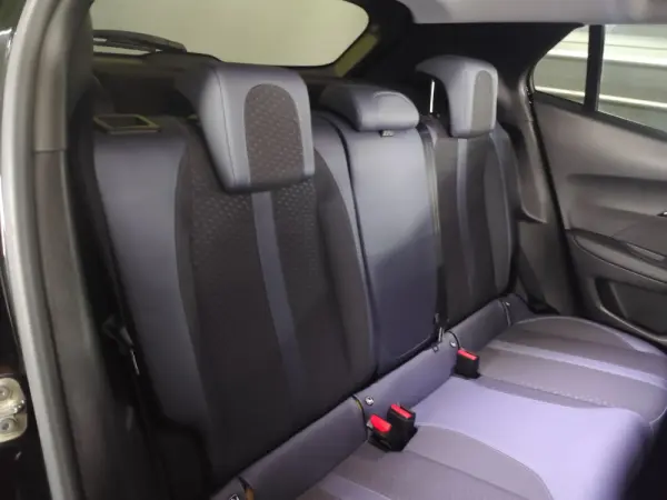 Peugeot 2008 PureTech 100 Stop&Start Allure Pack 26